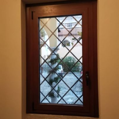 cmv finestre20 finestra tinta legno